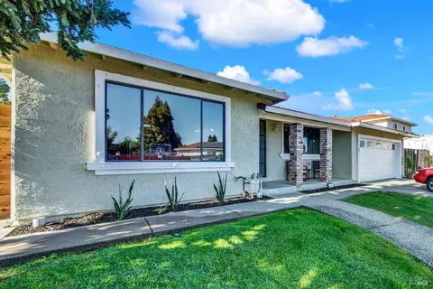749 Stallion Cir, Fairfield, CA 94533 photo 3