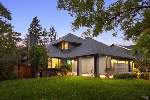 1045 Berryessa Dr, Sonoma, CA 95476