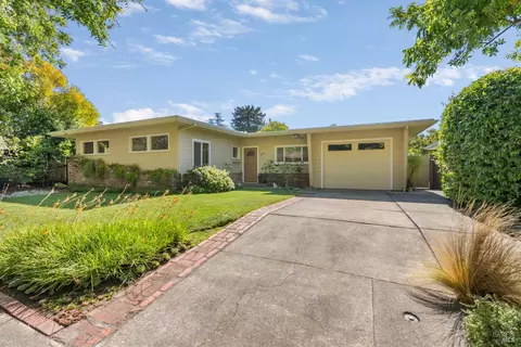 1656 Julianne Pl, Santa Rosa, CA 95404