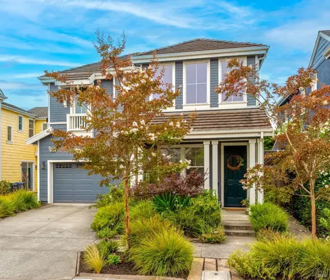 713 Churchill Dr, Petaluma, CA 94954
