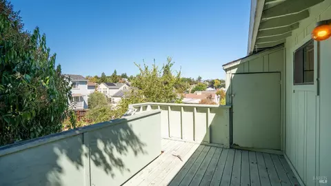 521 Baker St, Petaluma, CA 94952 photo 32