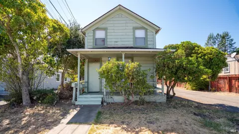521 Baker St, Petaluma, CA 94952 photo 3