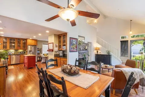 2030 Devonshire Dr, Napa, CA 94558