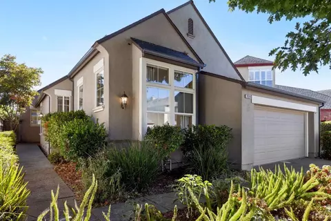2029 Falcon Ridge Dr, Petaluma, CA 94954