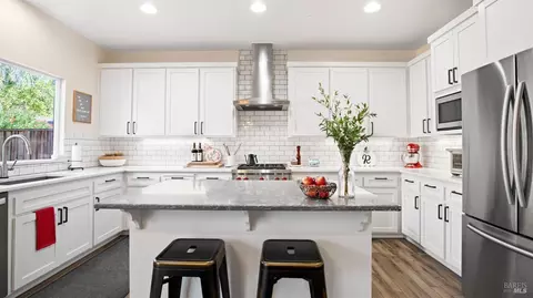 Kitchen - 100 Grape Gables Way, Cloverdale, CA 95425 photo 2 of 6