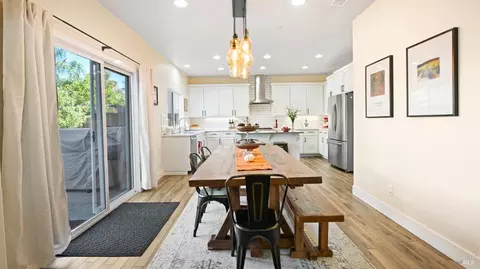 Dining - 100 Grape Gables Way, Cloverdale, CA 95425 photo 2 of 4