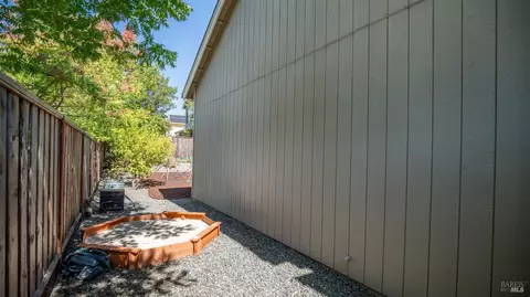 Exterior - 100 Grape Gables Way, Cloverdale, CA 95425 photo 10 of 25