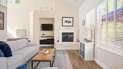 Living - 100 Grape Gables Way, Cloverdale, CA 95425 photo 2 of 3