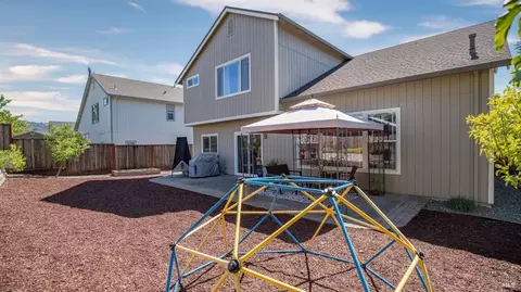 Exterior - 100 Grape Gables Way, Cloverdale, CA 95425 photo 8 of 25