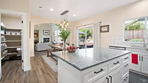 Kitchen - 100 Grape Gables Way, Cloverdale, CA 95425 photo 6 of 6