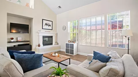 Living - 100 Grape Gables Way, Cloverdale, CA 95425 photo 3 of 3