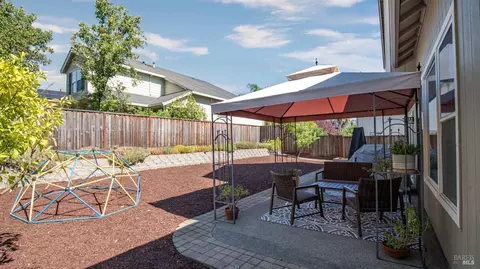 Exterior - 100 Grape Gables Way, Cloverdale, CA 95425 photo 7 of 25