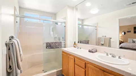 Bath - 100 Grape Gables Way, Cloverdale, CA 95425 photo 3 of 5