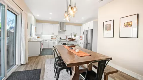 Dining - 100 Grape Gables Way, Cloverdale, CA 95425 photo 1 of 4