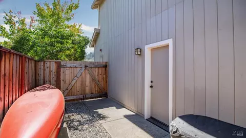 Exterior - 100 Grape Gables Way, Cloverdale, CA 95425 photo 18 of 25