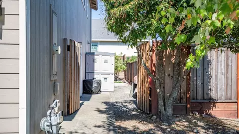 Exterior - 100 Grape Gables Way, Cloverdale, CA 95425 photo 19 of 25