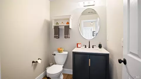 Bath - 100 Grape Gables Way, Cloverdale, CA 95425 photo 1 of 5