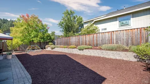 Exterior - 100 Grape Gables Way, Cloverdale, CA 95425 photo 14 of 25