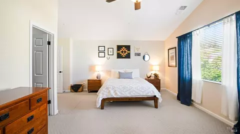Bedroom - 100 Grape Gables Way, Cloverdale, CA 95425 photo 3 of 8