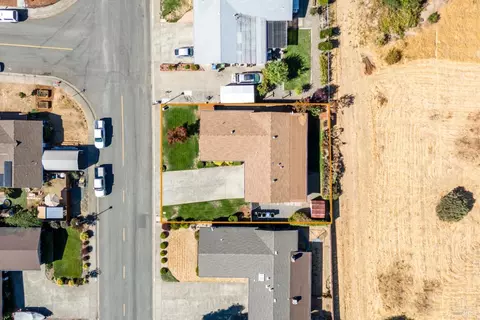780 Malaga Dr, Ukiah, CA 95482 photo 27