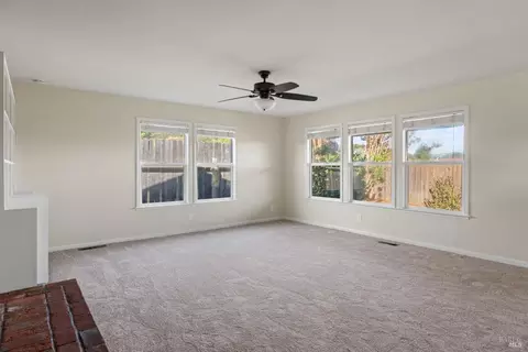 780 Malaga Dr, Ukiah, CA 95482 photo 4