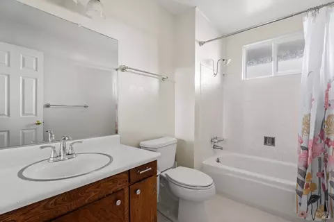 780 Malaga Dr, Ukiah, CA 95482 photo 17