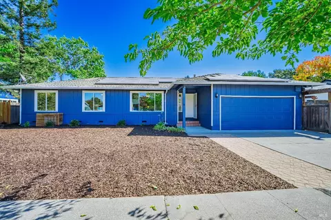1820 Holiday St, Santa Rosa, CA 95403