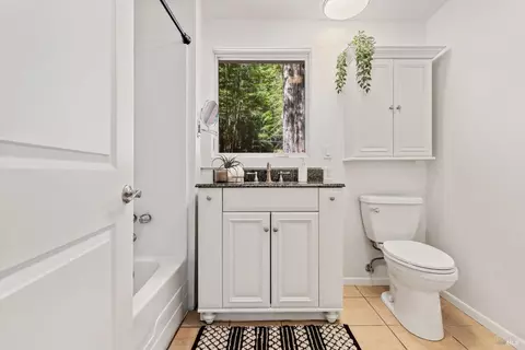 Bath - 16115 Bittner Rd, Occidental, CA 95465 photo 4 of 6