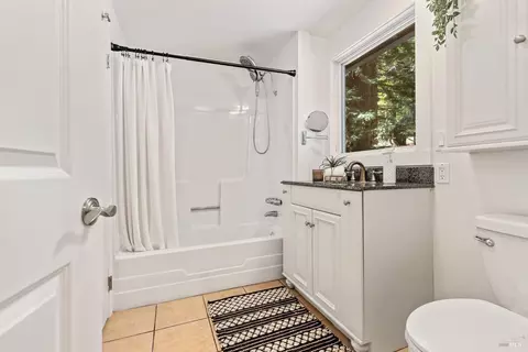 Bath - 16115 Bittner Rd, Occidental, CA 95465 photo 3 of 6