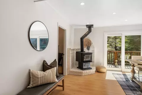 Entry Way - 16115 Bittner Rd, Occidental, CA 95465 photo 2 of 2