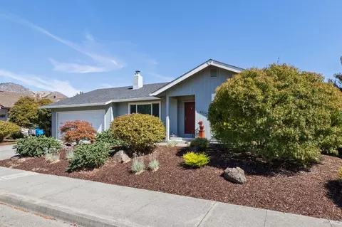 8822 Oakmont Dr S, Santa Rosa, CA 95409