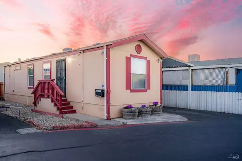 8 Mast Dr, Suisun City, CA 94585