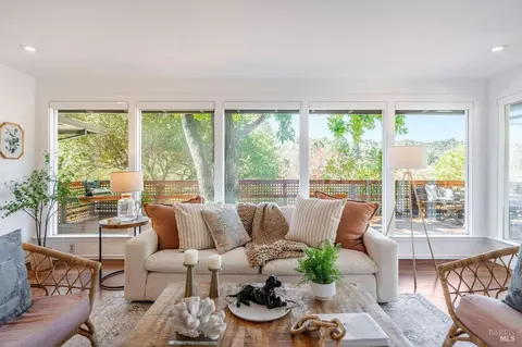 21 Pleasant Ln, San Rafael, CA 94901