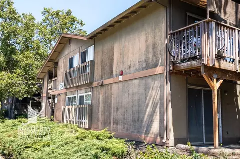 1204 Armory Dr, Santa Rosa, CA 95401