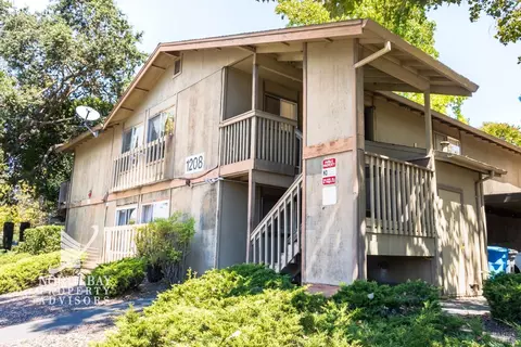 1208 Armory Dr, Santa Rosa, CA 95401