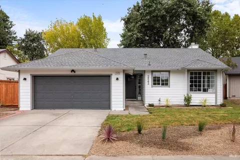 2543 Buss Dr, Santa Rosa, CA 95407