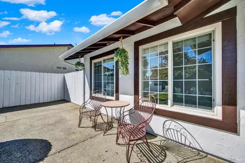 435 Robert Rd, Vacaville, CA 95688 photo 3