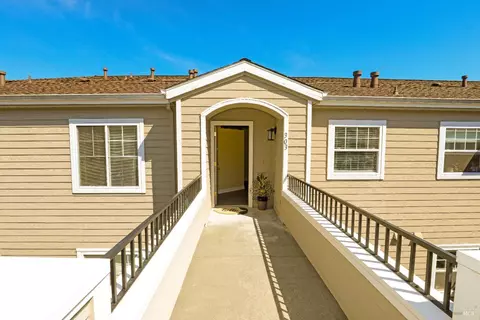 852 Diablo Ave #303, Novato, CA 94947