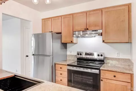 293 Enterprise Dr, Rohnert Park, CA 94928