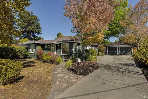 1728 King St, Santa Rosa, CA 95404