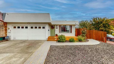5046 Parkhurst Dr, Santa Rosa, CA 95409