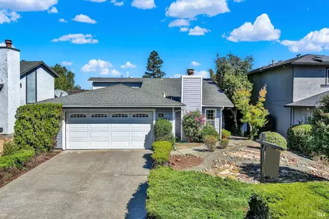 448 Woodhaven Dr, Vacaville, CA 95687