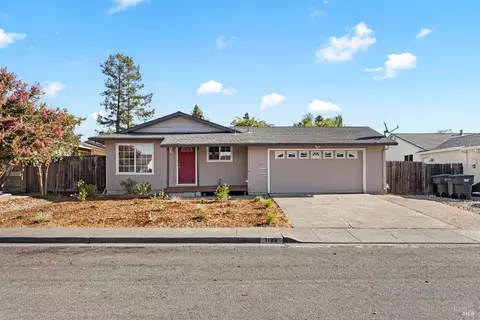 1123 Saint Vincent Ct, Petaluma, CA 94954