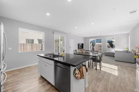 5004 Gurnett Ln, Fairfield, CA 94533 photo 17
