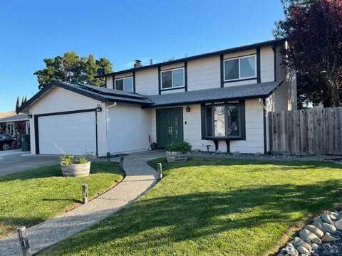 635 Stratford Ave, Dixon, CA 95620