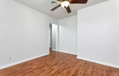 118 Maple St, Vacaville, CA 95688 photo 4