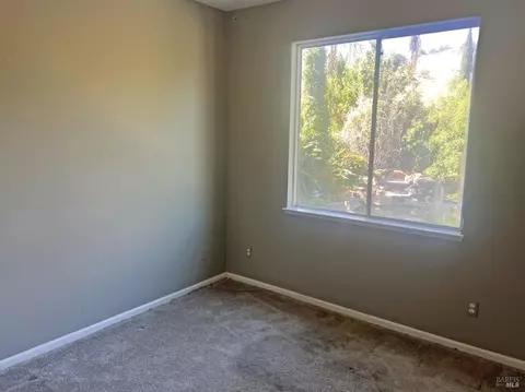 272 Woodcrest Dr, Vacaville, CA 95688 photo 8