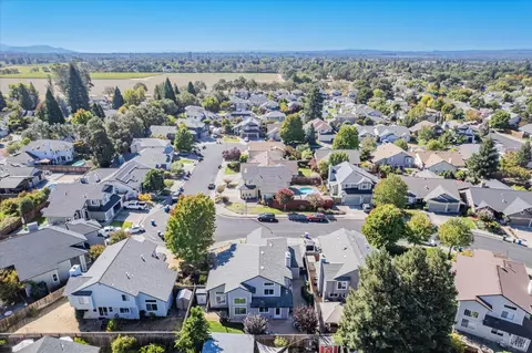 9212 Piccadilly Cir, Windsor, CA 95492 photo 37