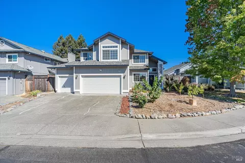 9212 Piccadilly Cir, Windsor, CA 95492