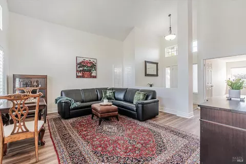 9212 Piccadilly Cir, Windsor, CA 95492 photo 5